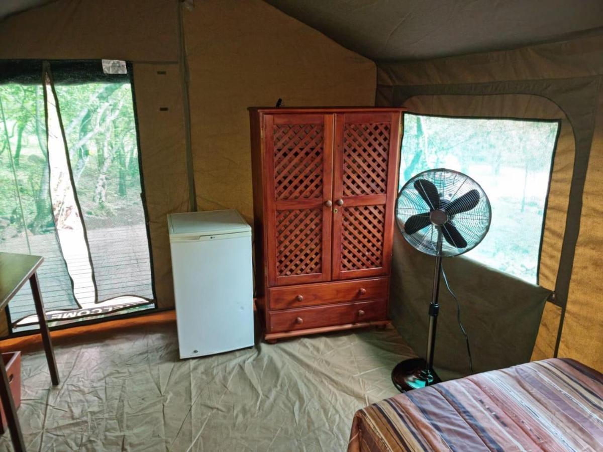 Waterfall Safari Lodge Winterkamp Екстер'єр фото